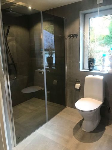 Bild Kinda Plattsättning AB (Foton Badrumsrenoverare, Bild Badrumsföretag)