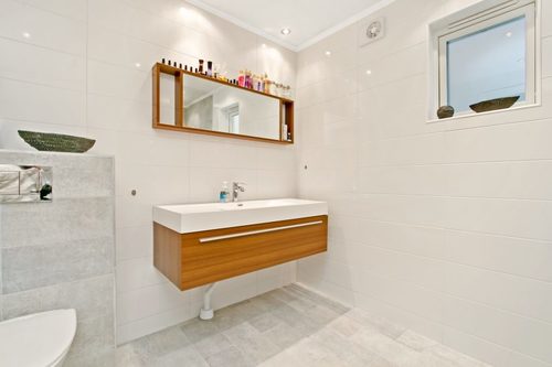 Bild Svenska bygg & badrum AB (Foton Badrumsrenoverare, Bild Badrumsföretag)