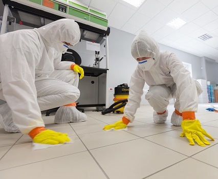 Bild AAA KVALIFICERAD STÄD AB (Foton Lokalvårdare, Bild Städföretag)