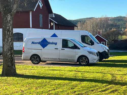 våra bilar ute på avloppsspolning i örebro