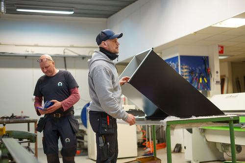 Pågående plåtarbete på plåtslageriet i Borlänge