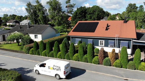mindre solcellsinstallation på fastighet i smedjebacken