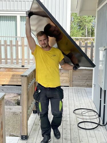 Pågående solcellsinstallation