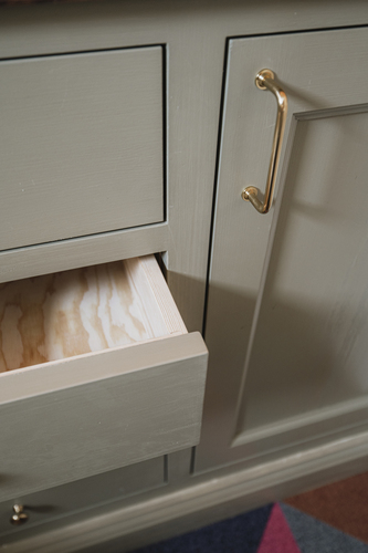 Platsbyggd hylla i Dalarna