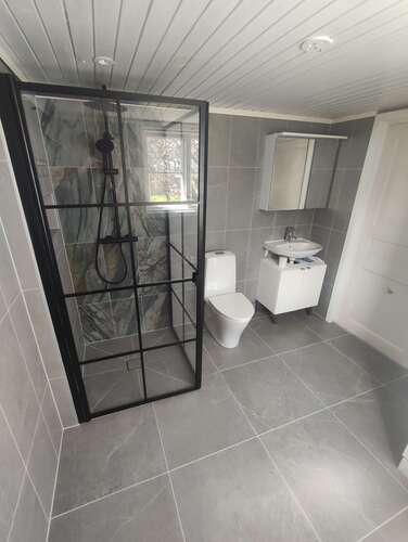 Företagsbild på CMR BYGG AB – Ett badrumsföretag i Kalmar län 2025