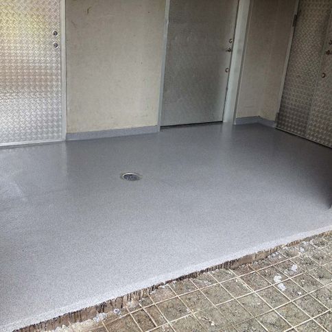 Företagsbild på Linköpings Industrigolv – En snickare i Östergötlands län