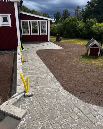 stensättning som gångbana utomhus