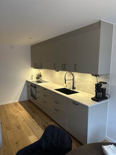 bild taket på nytt kök från sidan i Stockholm