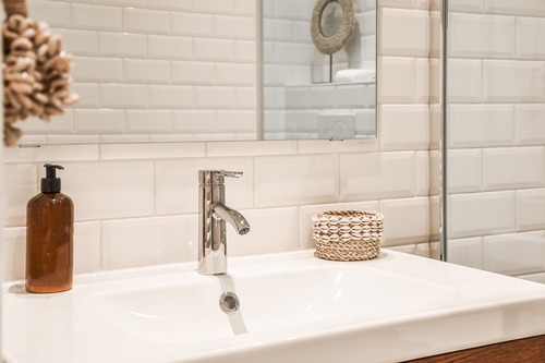 Bild på Holmströms Golvläggning i Västerås – badrumsrenoverare i Västerås