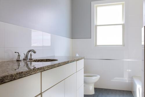 Företagsbild på Holmströms Golvläggning i Västerås – badrumsrenoverare i Västmanlands län