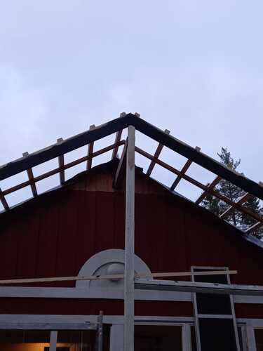 Takstomme på hus under byggnation