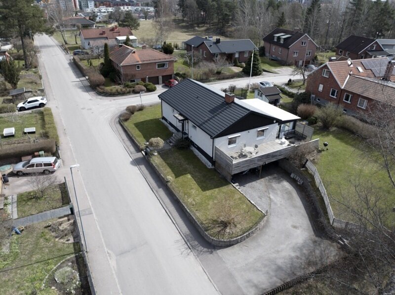 Tak från Husdesign Gruppen, din takläggare i Lindesberg och närområdet