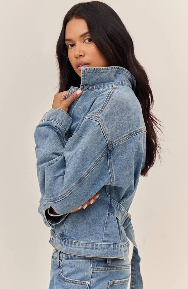 Aisle-3 Women's Mid Blue Wash Pleated Cinch Back Denim Jacket