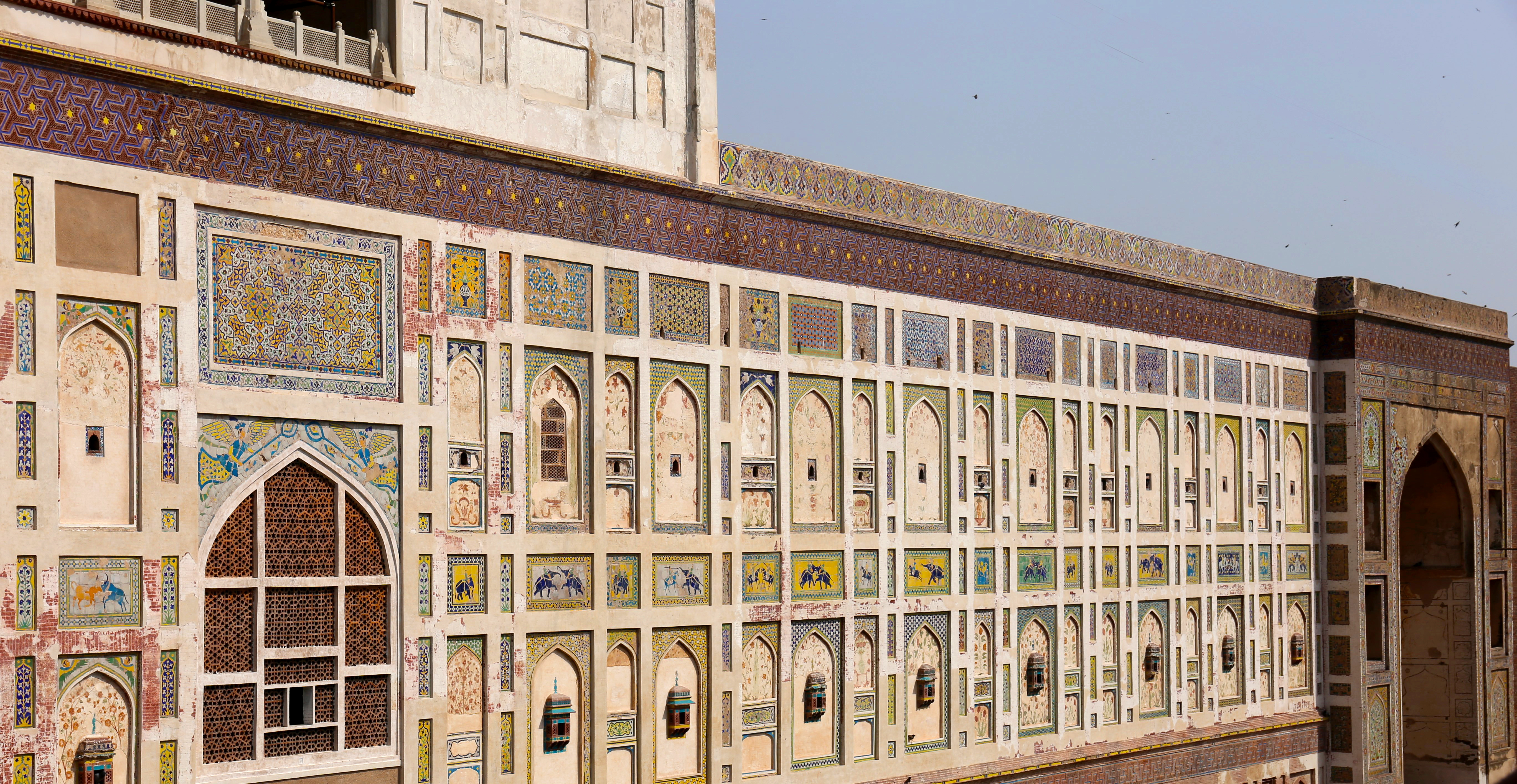Prime Minister Imran Khan Inaugurates The 400 Year Old Historic Picture Wall Of Lahore Fort Aga Khan Development Network