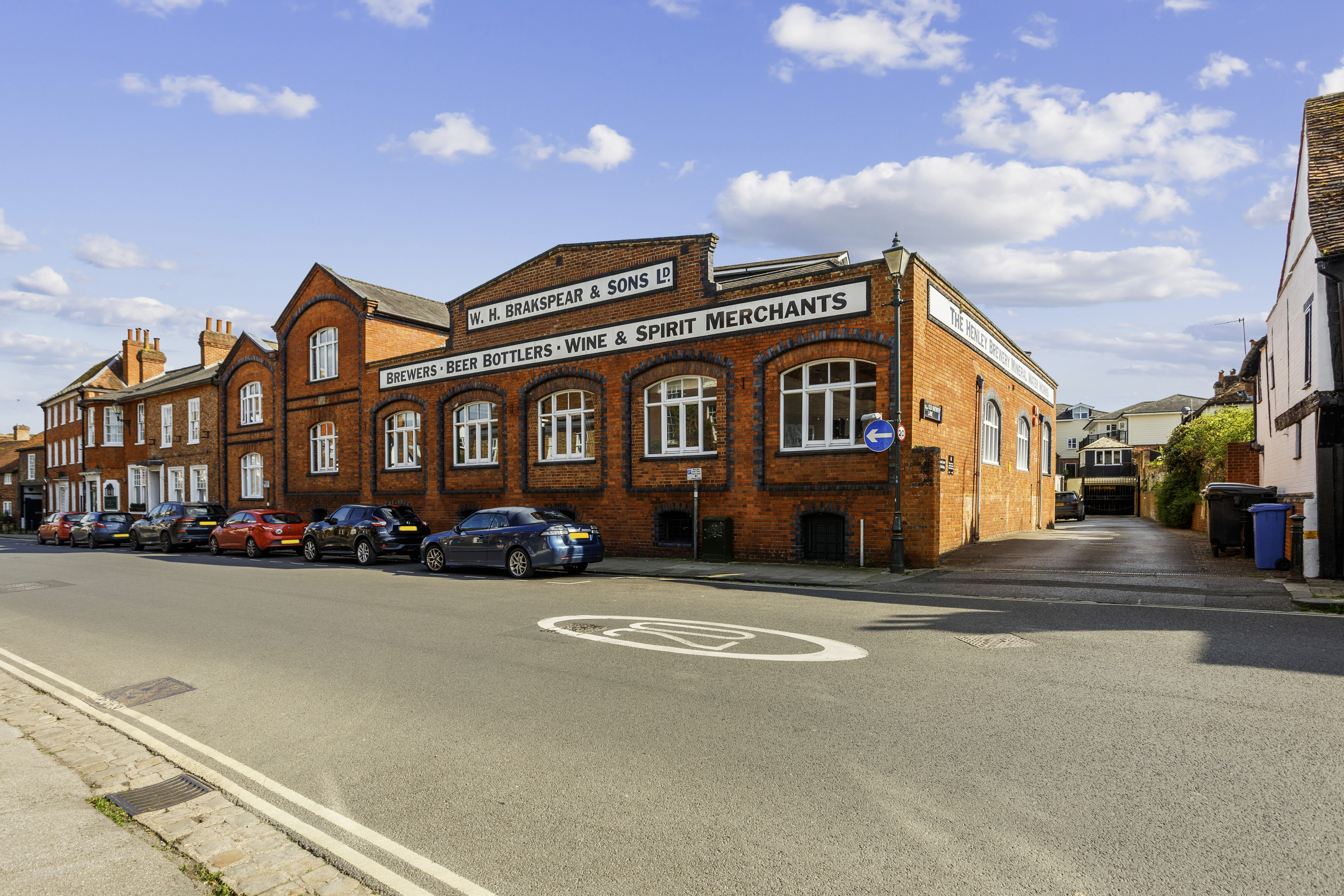 Full width banner image