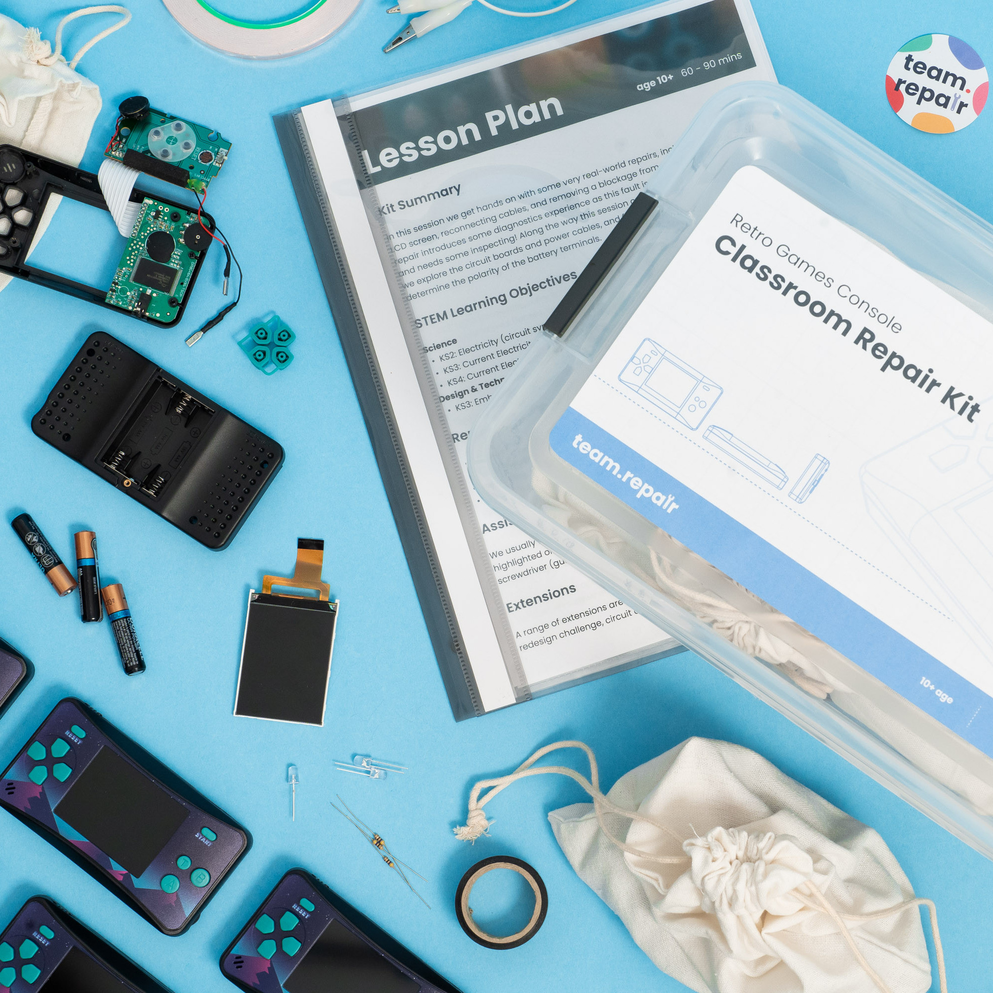 Fund a class of students in KS2/KS3 to run a Team Repair workshop, self-led by their teacher or by a volunteer from your company. 

We offer 2 options: either a one-off repair workshop, or our 12-week term programme containing 4 different gadget repairs.

We will provide the repair kits, and collect and produce an impact data report.