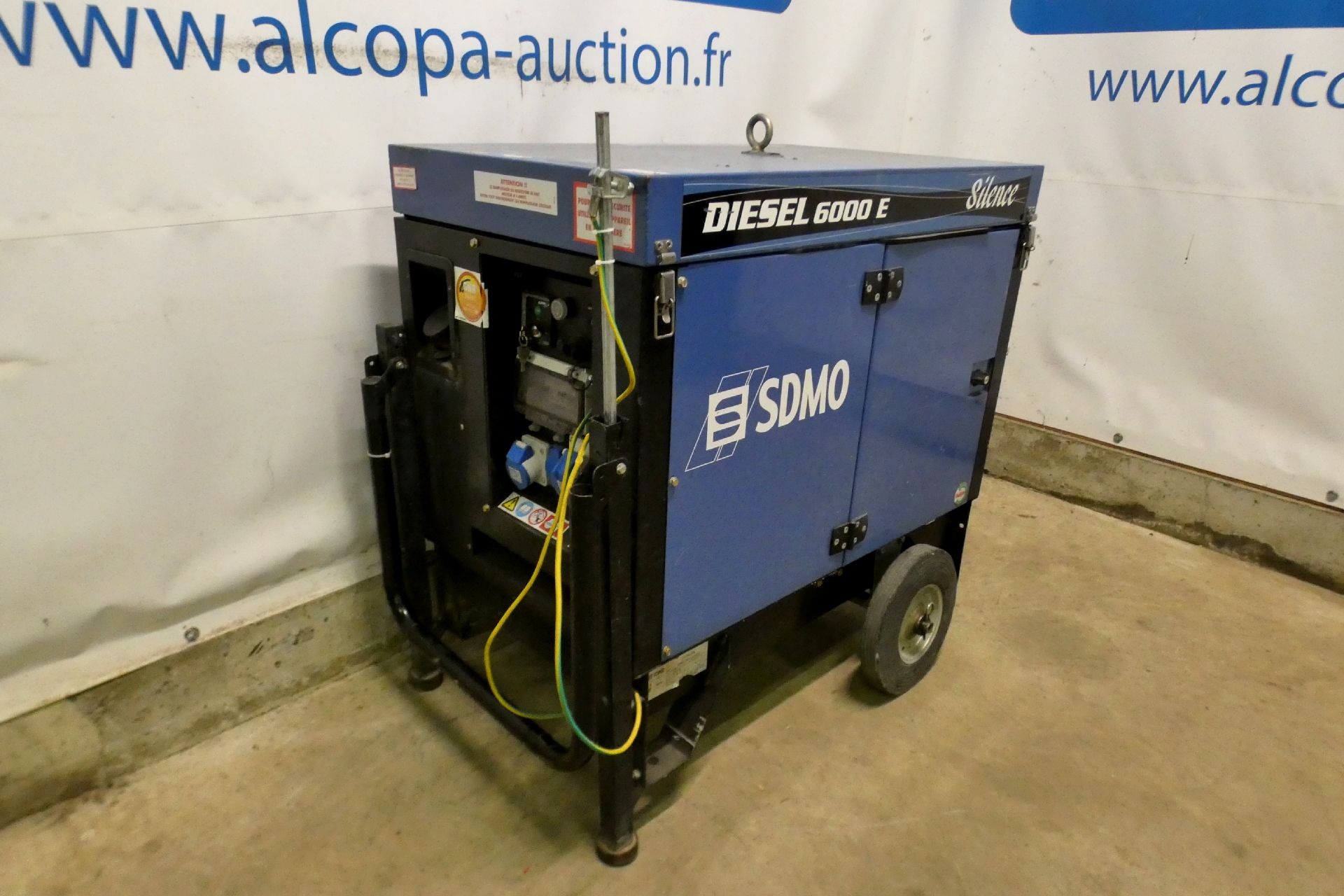 Groupe électrogène Sdmo Diesel 6000 E Silence SDMO - GROUPE ELECTROGENE DIESEL 6000 E SILENCE | Alcopa Auction