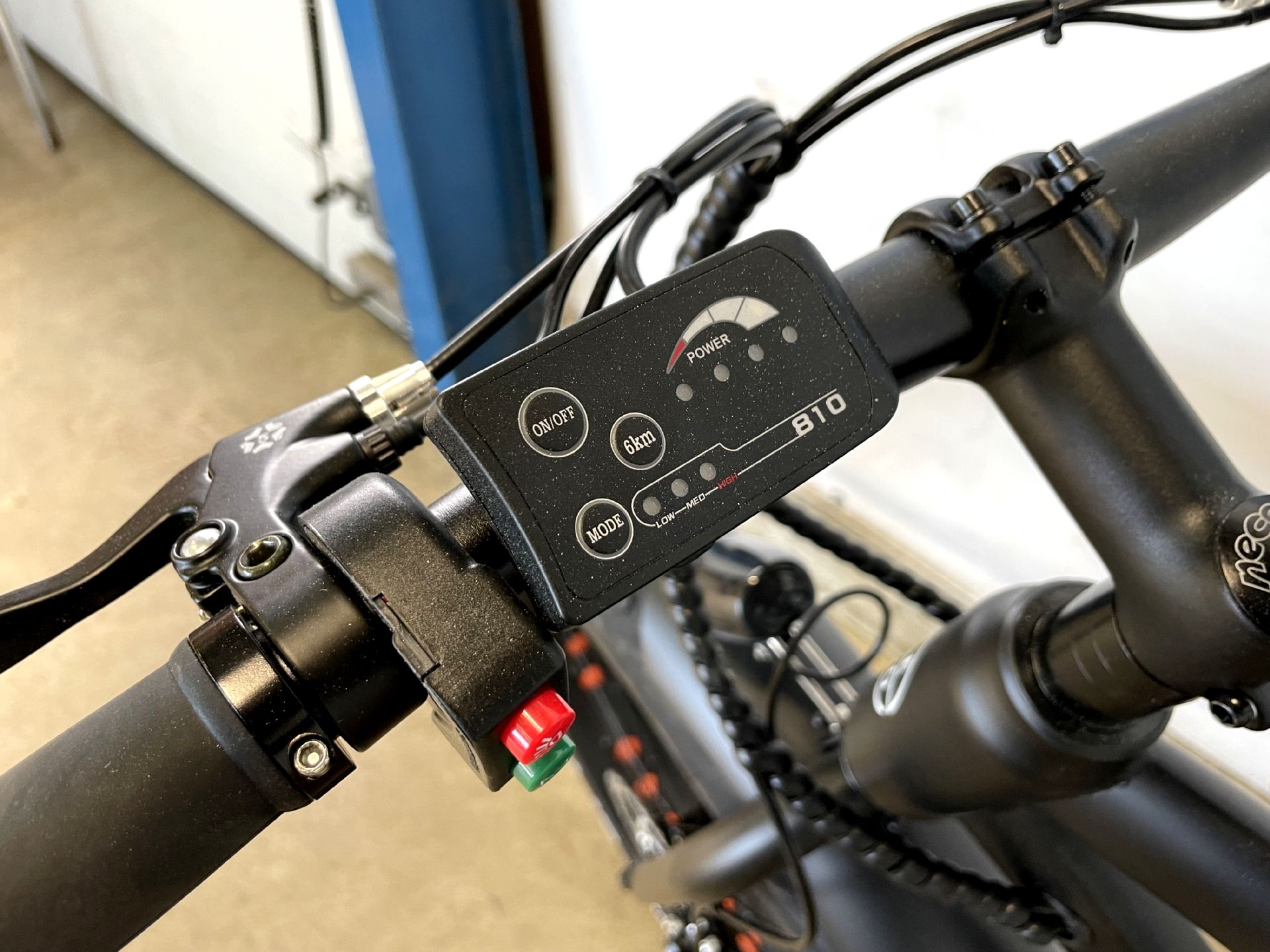 REVOE - VELO FAT BIKE ELECTRIQUE 26'' | Alcopa Auction