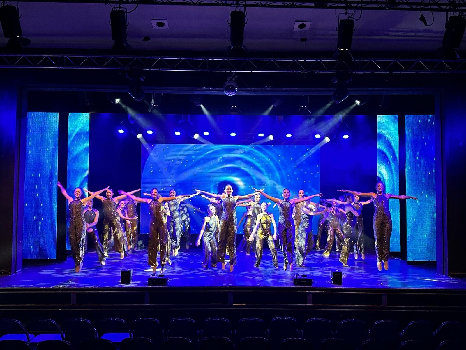 575d6656 d816 43b5 a571 8132550ebc4e Lee Simpson Clubb