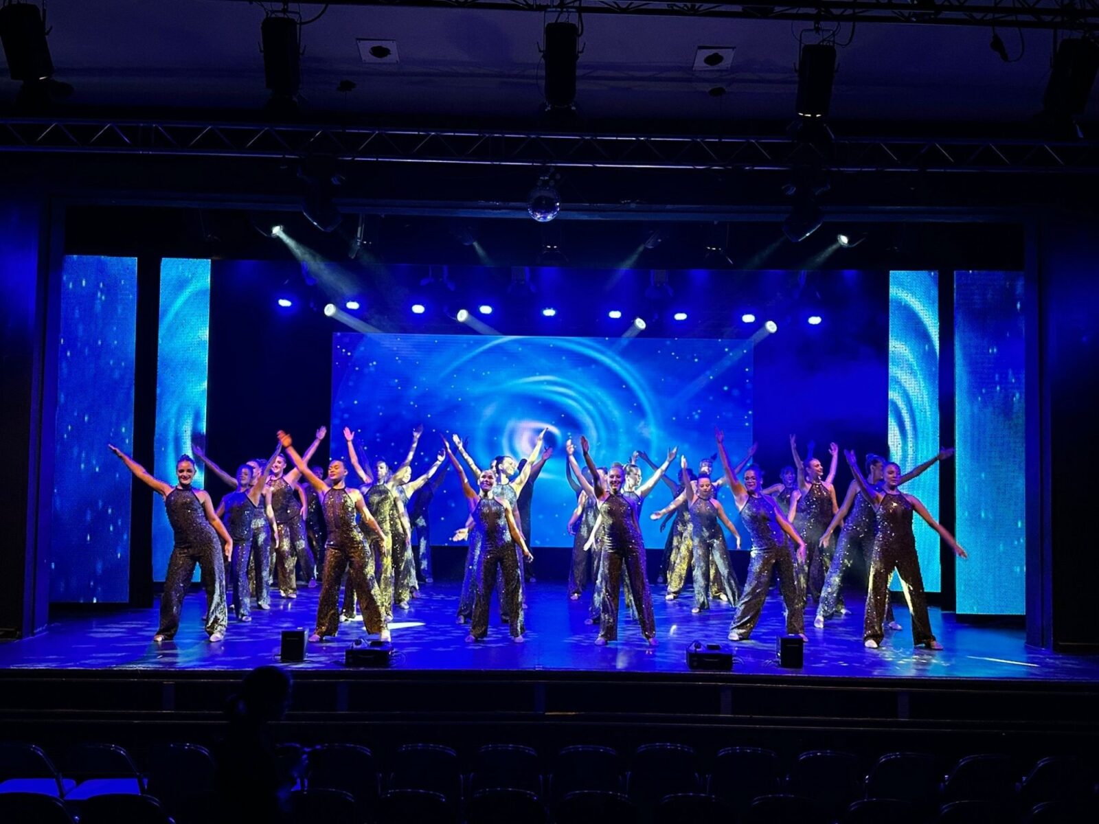 F661afcf 9232 4ada bada 9891284144bb Lee Simpson Clubb