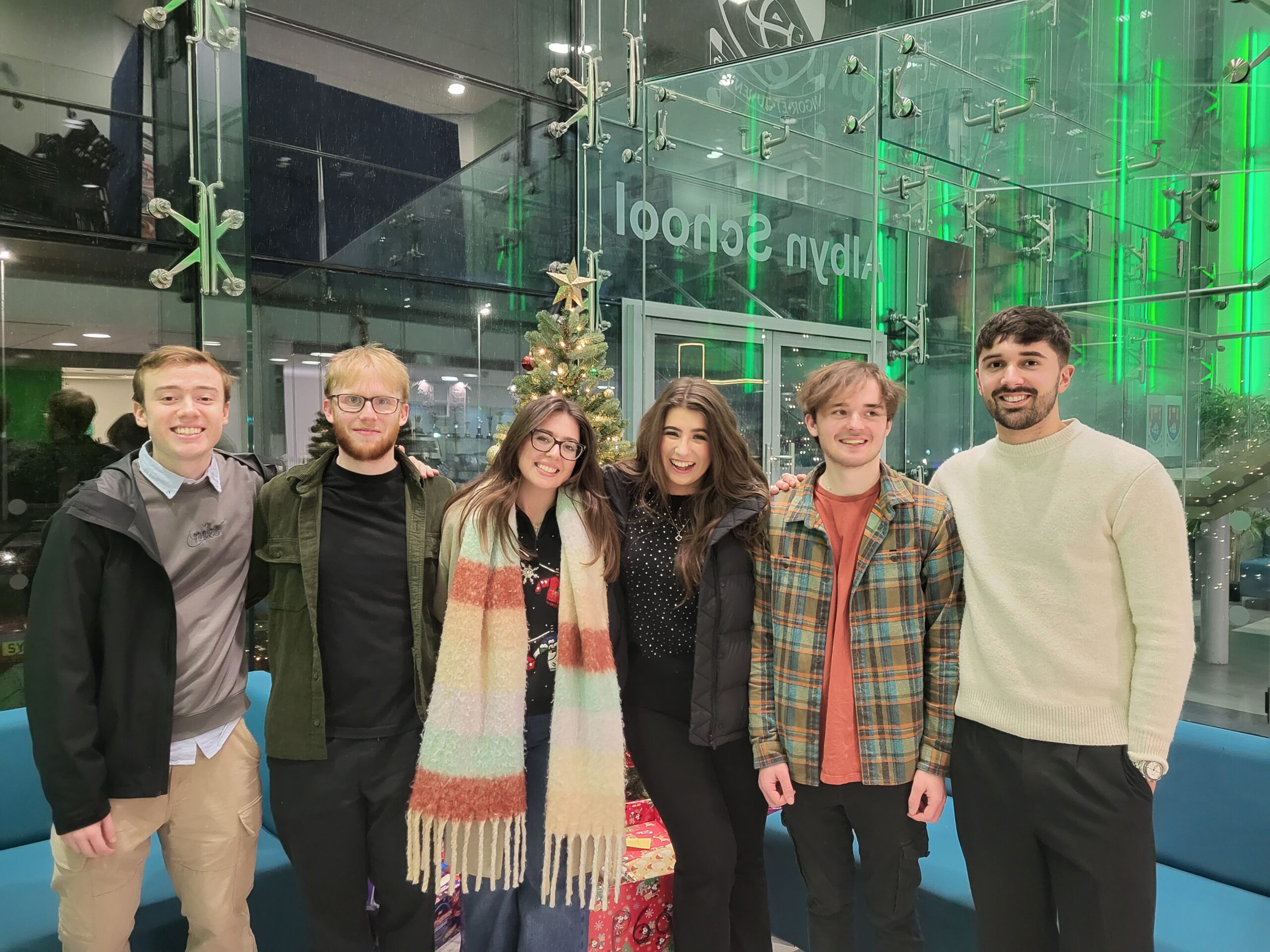 albyn school festive fizz