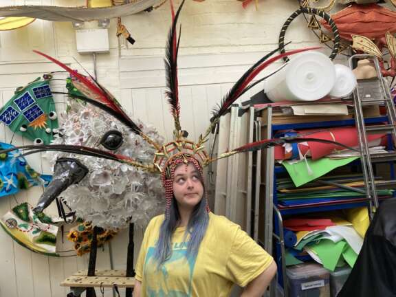 Alt text should describe the visual content of the image.