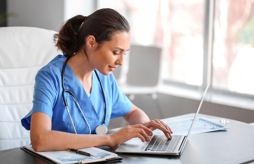Online training courses at the Cosmetic College