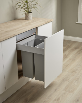 Pullboy Z 827642-85E 84litre (2x42litre) supplied with Blum TANDEMBOX antaro inner drawer
