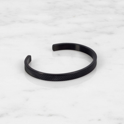 Metal cuff