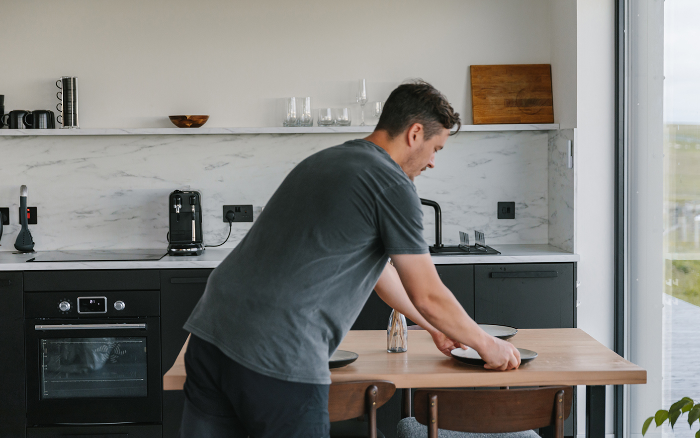 Hotel vs Holiday Let — Choosing the Right Accommodation For You