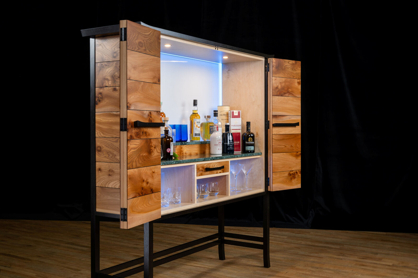 Lethenty-Bespoke-Strata-Drinks-Cabinet-2025-2742-RSSmall-Res.jpg
