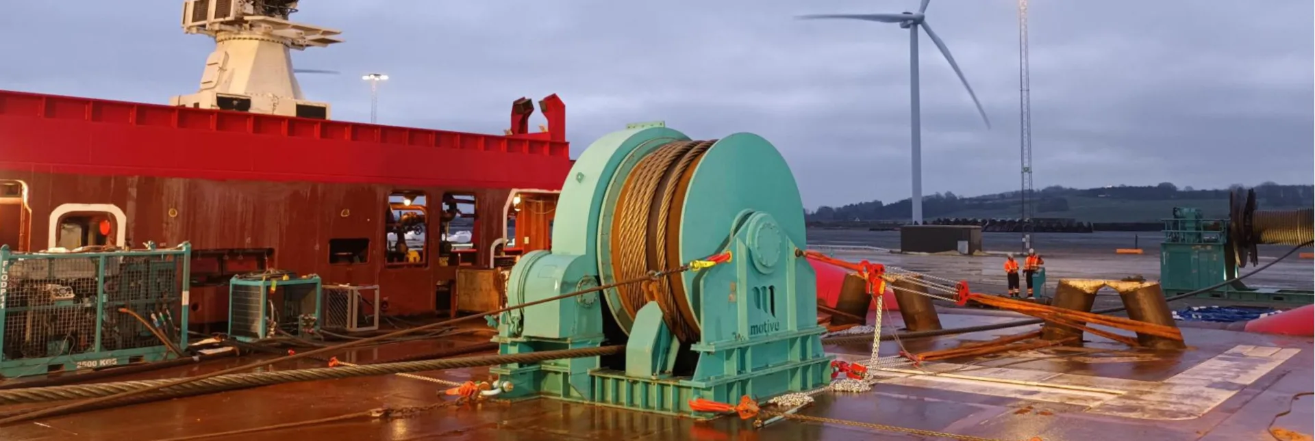 Traction winch