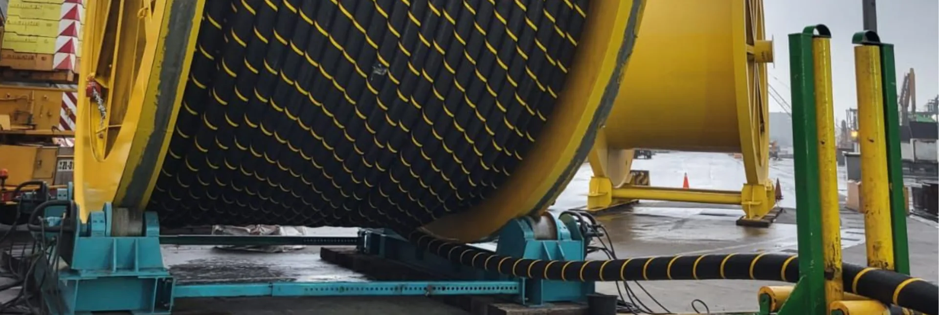 Under rollers Slider 3