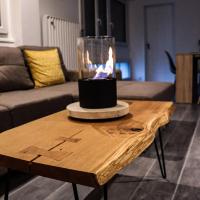 Table en Chêne massif avec inserts "papillons" pour un effet décoratif et garantir la stabilité du bois.

Finition de chez rubiomonocoatfrance oil plus 2c.

Pieds en épingle de chez thehairpinlegco.

#wood #woodworking #deco #coffetable #furniture