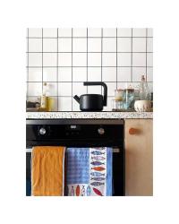 i took this snap to show my aunts how well they chose the tea-towel they brought us back from their hols but it also shows the tiles in pretty good light. i’m still embracing our lack of finesse with the grouting.

◻️ porcelainsuperstore
🔹 mapeiuk
worktop: duratdesign via surfacematter
knobs: thehairpinlegco
sockets: junguklondon via swtchuk

#whitetiles #squaretiles #tiling #grouting #colouredgrout #kitchen #kitchendesign #kitchendecor #interiordesign #homedesign #renovation #renovationproject #colourfulhome #colourmehappy #homestyle #colourfulinteriors #apartmenttherapy #storyofmyhome #rainbowhomemonthly #homeinspodaily #myspaceanddecor #mymonthincolour #mydailyrenovation #thehousefanatics #glowupmypad #daretoshareyourhome #sorealhomes #littlehomeglowup #mydailyhomesquare