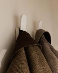 — coat s e a a o n 

ad|pr product - did you know thehairpinlegco do more than just hairpin legs (which also look totally amazing) but I couldn’t resist the Hardwood Wall Hooks which come in a handful of wood finishes.

Our previous shoe rammed cupboard is now a presentable coat & drawer cupboard which I happily invite guests to hang their coats up whilst telling them how easy the hanging of the hooks were, so much so I had them done on my lunch break 👀🧥

.

.

.
#clockroom #storageideas #hairpinlegcompany #newhome #tidyup #tidyhome #coatseason #coatstorage #cloakroomideas #neutralhome #coatcupboard #organised #lifehacks #newhome #storageideas #housetohome #tweedcoat #tidyhometidymind #tidy #wallhooks #hooks