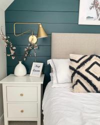 N E W  K N O B S
.
.
Check out thehairpinlegco ‘s new range of knobs, I got these brass hexagon beauties and loving the update they’ve made to my bedroom furniture 👍Swipe or see our stories for a more detailed look 😘
.
.
#furnitureupdate #upcycling #ikeahack #brassknobs #mydomaine #bedroomdecor #bedroomideas #furnituremakeover