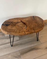 I am in love with this recent commission. Using locally sourced Aberdeenshire hardwood, the spalting brilliantly compliments the subtle black resin. Finished off with legs from thehairpinlegco and the finest The Cornish Chopping Board Company oil