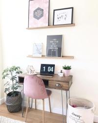 Positive thinking 🍓What do you think of this beautiful little desk? By @lovemuju made with our clear coat hairpin legs
Styled by @Eli_at_home
V
V
V
#hairpinlegs #pink #mystyle #modernstyle #moderninterior #pinkvelvet #mySpaceandDecor #shelfie #myhousethismonth #interiorwarrior #myhappyplace #cornerofmyhome #eclecticdecor #monochrome #spotlightonmyhome #bohohome #interiorismo #eclecticallycool #realhomesofinstagram #mymdm #madedesign #nestandthrive #myhomevibe #nesttoimpress #mycreativeinterior #thehairpinlegco