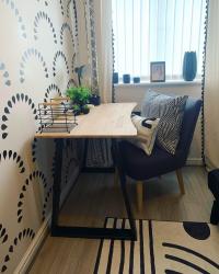 I am changing things up and trying to bring back stills 🖤🖤

Legs from thehairpinlegco (gifted) 
Table top from wayfairuk 

#deskgoals #deskspace #hairpinlegs #homeofficedecor #stillsbysarahshome