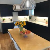 K I T C H E N 

This room really is the heart of the house and we spend so much time in here. In love with the deep blue cabinets from howdensjoinery paired with the oak flooring from uk_flooring_direct 
We ripped out the awful old kitchen ourselves and wanted to keep space for our large dining table so designed an L shaped layout to make the most of the space. 

➡️ swipe for some before snaps as well as WIP pics. Warning ⚠️ - contains lots of dust and mess! (Worth it though!) 

#kitchen #renovation #home #tooting #kitchenistheheartofthehome #beforeandafter #kitchendesign #kitcheninspo #oakflooring #navy #clerkenwellkitchen
