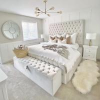 🎉𝐌𝐚𝐬𝐭𝐞𝐫 𝐁𝐞𝐝𝐫𝐨𝐨𝐦 𝐑𝐞𝐯𝐞𝐚𝐥🎉 After 6 long weeks the bedroom is finally finished and I’m a bit obsessed. ⁣
⁣
AD⁣
So many amazing businesses to thank for bringing my vision to life. First up is theluxurybedcompany _myhometrend for this amazing super king size Heather bed and matching storage box. I cannot put into words how much I am in love with this bed💓⁣
To dusk.com for the most beautiful bedding. This is the Devon bedspread, matching sham cushions and the Girona white super king size bedding⁣
To pinkorchidinteriors for the incredible cushions. These are the sesame and ivory piped cushions from their new collection⁣
To pagazzilighting for the beautiful brass Alana ceiling light ⁣
To norfolkbaycompany for the beautiful basket with leather handles. The perfect styling and storage accessory⁣
To williamwoodmirrors for the beautiful Rennes Vintage wall mirror⁣
To thehairpinlegco for the fabulous brass knobs which have transformed the chest of drawers (used to have silver)⁣
To reflectionsandglor
