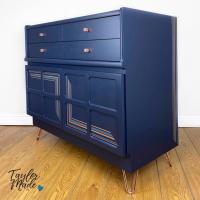 If you caught my live slot on The House of Upcycling's instagram feed you will have seen me showcasing my latest Nathan sideboard which is up for sale on their website for this weekend only at a discounted price. 

Some of the proceeds of sales made this weekend will go directly to Children in Need so would be awesome to raise a good donation!

Dimensions: 
Length 102.5cm
Depth 45cm
Height 86.5

Nationwide delivery within mainland UK and can be with you in time for Christmas!

https://www.thehouseofupcycling.com/product-page/sideboard

#christmassale #thehouseofup  #nathan #nathansideboard #homeinteriors #furnitureartist #manchester #childreninneed