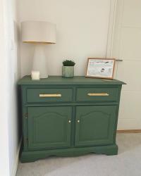G R E E N  G O D D E S S 💚
*commission-not for sale*
I love being sent photos from clients who have chosen all the elements to a commission themselves!
The beautiful Abby chose cornishmilkmineralpaint Samphire for this oak dresser teamed with the most insane drawer pulls i’ve come across from dowsingandreynolds and of course, my favourite brass Knurls from thehairpinlegco 
This was one of the final commissions I booked in before my books closed in April, the last piece I completed before my birthday AND it’s also in the amazing house that thewholeyoucoach holds her Coaching Retreats so it feels even extra special!
Also, over the past two days i’ve booked in a few commissions that I’m very excited to start working on! Feeling very grateful I can escape to the workshops to avoid the crowds of people that have descended on Newquay the past few weeks!
#smallbusiness #refinishedfurniture #furniture #furnituremaker #cornishbusiness #cornishmilkmineralpaint #paintedfurniture #thecornishraehom