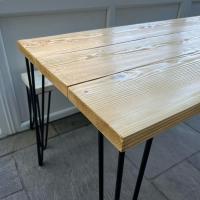Table now finished. Scaffold boards from thescaffshop legs from thehairpinlegco and the oil finish from osmo_uk . I’m really pleased with how it’s turned out. #scaffoldboardfurniture #recycledscaffoldboards #hairpinlegs #madeinsheffield #handmadeinsheffield #recycledfurniture