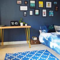 Anyone else bored of the view from their kitchen table?  I don’t have my own office, so I’m sitting in my son’s newly decorated bedroom for a change of scenery!  The rug is an Effortless Trading original - handmade and available in a few months in lots of colours, including this 2020 Pantone colour of the year - classic blue.  The desk was made by my dad using legs from thehairpinlegco and some wood I found in the garage.  I’m now a total convert and wondering what else I can attach some hairpin legs to!! #effortlesstradingco #dhurrierug #flatweaverugs #scattercushions #boysbedroomdecor #boysbedroominspo #boysbedroom #cottagestyle #farmhouseliving #smallbusiness #farrowandball #stiffkeyblue