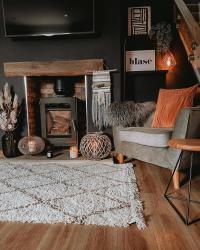 I’ve probably posted this photo before, but I’m mindful this interior account hasn’t posted much interior related stuff for a while now!
I’m stuck in the limbo of my house being a tip 24/7, the house always being full of bodies & no interior glow ups pending! 
Looking forward to sitting here tonight, with the kids in bed, a full belly & glass of red! 
Have a lovely day x
.⁣
.⁣
.⁣
.⁣
.⁣
#luxuryrugs #ruglife #rugspiration #moroccanrug #shaggyrug #rug #woolrug 
#decor #home #interiorinspo #homedecor #cozyhome #showmeyourboho #scandiboho #modernbohemian #modernboho #homedesign #bohohome #bohostyle #livingroomdecor #interiorstyling #boholiving #homesweethome #instahome #apartmenttherapy #bohemiandecor #bohemianstyle #bohointeriorstyling #boholivingroom #hyggelife