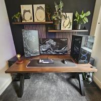 Bespoke chunky shelves and desk 

For bespoke sizes or orders, use the contact us page via bearclawreclaimed.co.uk 
Links on bio 👉 

Chunky 4cm thick desk top with the new extra thick industrial X frame Legs from thehairpinlegco 

Plants from poppys_potting_shed
Wooden slats from wallsandfloors
.

.

.

#desk #interiordesign #office #desksetup #furniture #design #homeoffice #table #workspace #homedecor #interior #workfromhome #work #officedesign #chair #deskdecor #study #furnituredesign #home #deskgoals #studygram #officefurniture #vintage #wood #deskorganization #decor #officedecor #setup #woodworking #handmade