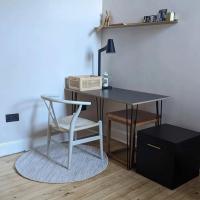 Throwback to my home office which was previously our kitchen. We did the majority of the work ourselves including the removal of cabinetry. It is north facing so Dimmity was the perfect choice to bring a little warmth to the walls. thehairpinlegco for the perfect desk!