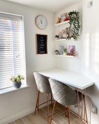 ⭐️ Breakfast Bar 2.0 ⭐️
Hopefully you will have seen my stories yesterday of me cutting out the existing breakfast bar. It was only really used to dump stuff on as it wasn’t really wide enough to sit comfortably on and the chairs never tucked in. It was my first DIY project after moving into the house and I used my old makeup desk and some hairpin legs to do it so didn’t really think through the size long-term. I made did with what I had. After all, buying a house is already super expensive!
👉🏽👉🏽 SWIPE FOR BEFORE 👉🏽👉🏽
Yesterday I finally got around to changing the top for a bigger one...Just 20cm bigger but it makes all the difference! It’s also just a LINNMON ikeauk table top that was £15 (the smaller one is £6) that I picked up before the stores all shut, so it was a super cheap project. I’d only put it off because I couldn’t be bothered to clear it off stuff 🙈 I initially collaborated with thehairpinlegco on the original project too, who very kindly gifted me the legs. On the theme 